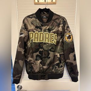 Padres Pro Standard Camo Bomber Jacket ( Medium)